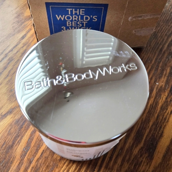 🛍BOGO 50% OFF🕯NWT‼️ Bath & Body Works "Mahogany Rose" 3-wick Candle - Picture 4 of 10